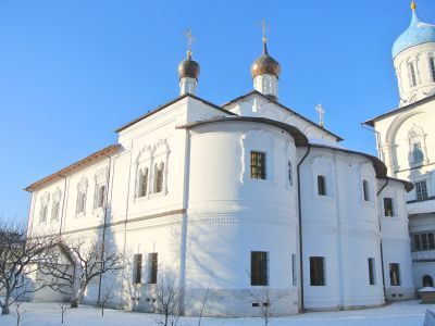 Трапезная палата с церковью Покрова