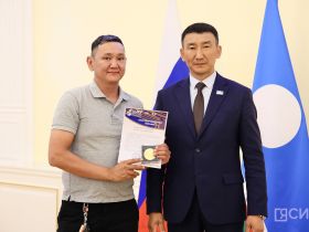 Сергей Местников наградил организаторов двух спартакиад в Якутии