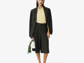 Женское поло Lacoste приталенного кроя из эластичного хлопка