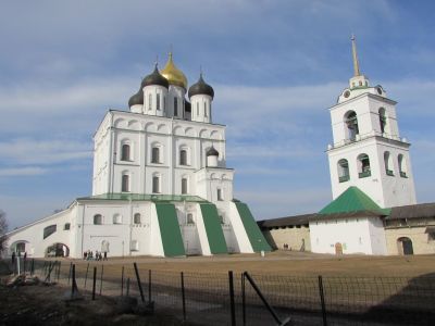 Троицкий кафедральный собор с колокольней