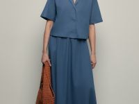 Укороченная блузка из хлопка и льна