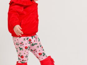 Куртка детская текстильная с полиуретановым покрытием для девочек (ветровка)