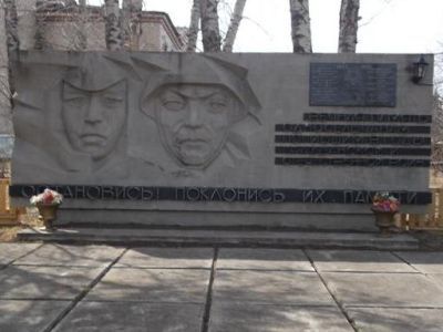 Памятник односельчанам, погибшим в годы гражданской и Великой Отечественной войн