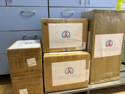 Центр СПИД Якутии передал бойцам СВО лекарственные препараты