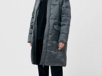 Пальто утепленное прямого силуэта