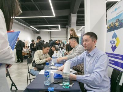 Более 1200 человек получили предложения на всероссийской ярмарке трудоустройства в Якутии 