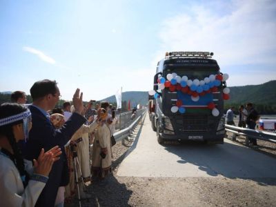 В Томпонском районе Якутии открыли новый мост через реку Менкюле