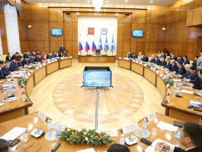 Состоялось заседание совета по местному самоуправлению при главе Якутии