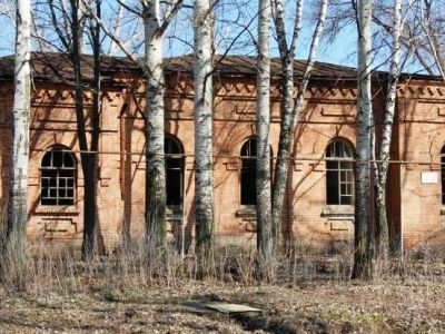 Здание, в котором 10 мая 1919 года  выступал с речью перед крестьянами Тетюшской, Загудаевской  и Сельдинской волостей Симбирского уезда председатель ВЦИК  М.И. Калинин