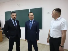 Глава Якутии Айсен Николаев проверил строительство новой школы в поселке Чульман