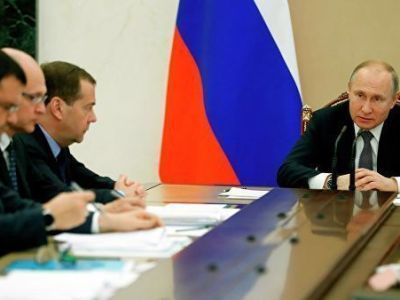 Путин и Медведев опубликовали декларации о доходах