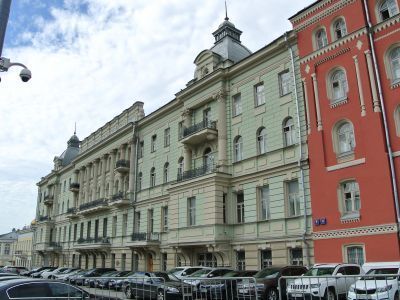 Дом доходный. Здесь в 1920-1922 гг. в квартире Ульяновой-Елизаровой А.И. бывал  Ленин В.И.