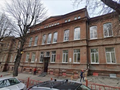 Владикавказская классическая мужская гимназия. Памятник истории и архитектуры. Литер А. 1890 г.