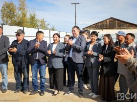 Передвижные лаборатории передали ветеринарным службам Якутии