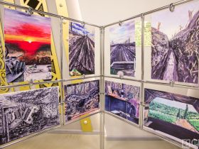 Работы фронтовых фотографов и художника показали в Якутске