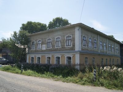 Дом, в котором родился и жил хирург, академик, Герой Социалистического Труда Бакулев Александр Николаевич (1890 - 1967 гг.)