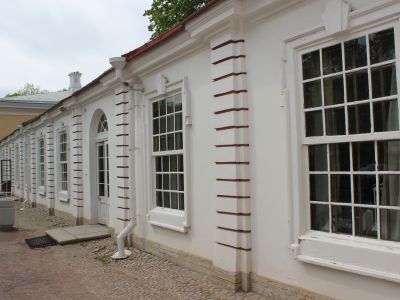 Флигель западный