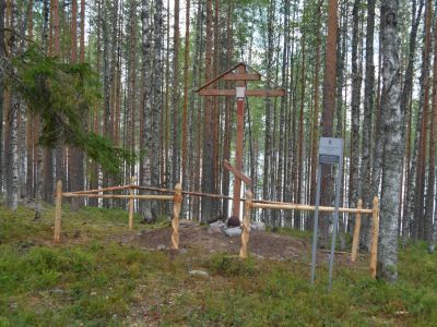 Братская могила советских воинов