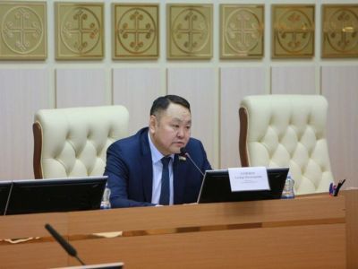 Альберт Семенов: «Представительные органы должны создать условия для эффективной работы якутян»