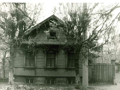 Дом, в котором жил генерал-лейтенант В.С. Поленов