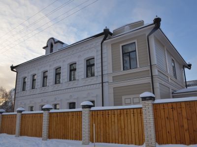 Дом Пчелиной