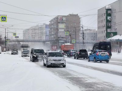 Якутян предупредили о гололедице на дорогах