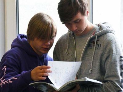 В России начинается досрочный этап ЕГЭ - впервые после двух лет пандемии