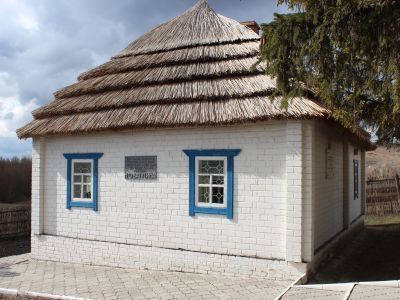 Дом, в котором в 1901 году родился генерал армии Ватутин Николай Федорович. В доме – мемориальный музей Н.Ф.Ватутина