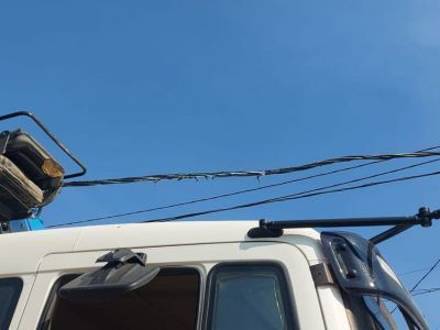 Жители двух районов Якутска остались без света по вине водителей спецтехники