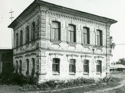 Дом при церкви