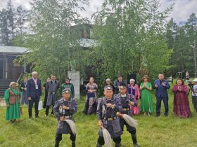 В Таттинском районе открыли выставку Героя России Родимира Максимова