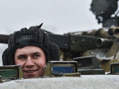 Военным хотят отменить возрастной предел для заключения первых контрактов