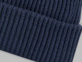 Вязаная шапка