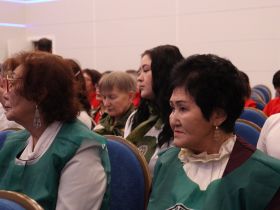 В Якутии в День волонтера отметили лучших добровольцев