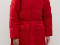 Утепленное пальто с капюшоном