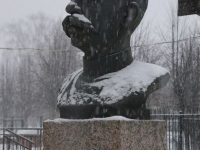Бронзовый бюст основателю Палехского искусства, заслуженному деятелю искусств РСФСР И.И.Голикову