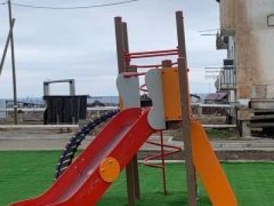 В городе Якутске завершено расследование уголовного дела о травмировании малолетнего ребенка при падении с конструкции детского игрового комплекса