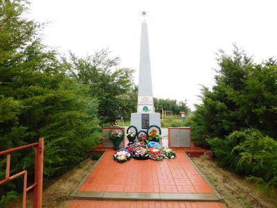 Братская могила советских воинов, погибших в период Сталинградской битвы