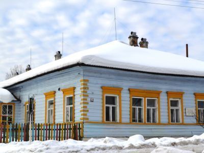 Дом, в котором родился и жил писатель Максимов С.В.