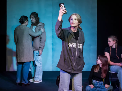 Билеты на Яна всем нравится (нет) (Город) / Театр | Афиша | ИнфоТаймс