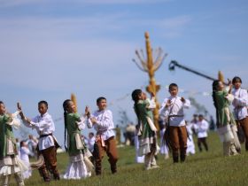 Фото: открытие Ысыаха Туймаады-2025