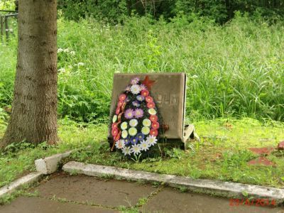 Могила советского воина