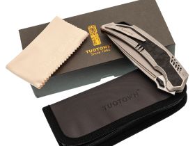 Складной нож TuoTown Tiburon satin, сталь Tmax, рукоять Grey Crystal Ti/Chaotic Black CF