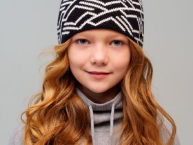 Шапка трикотажная для девочек
