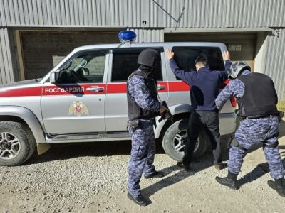 Росгвардейцы в Якутске задержали дебошира в федеральном розыске