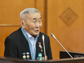 В Якутии отметили 80-летие Героя Труда России Михаила Готовцева