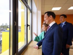 Айсен Николаев посетил Адаптивный образовательный комплекс в Якутске
