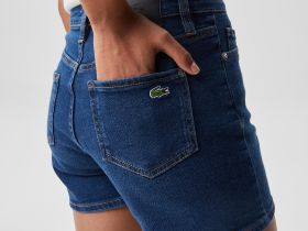Женские шорты Lacoste прямого кроя