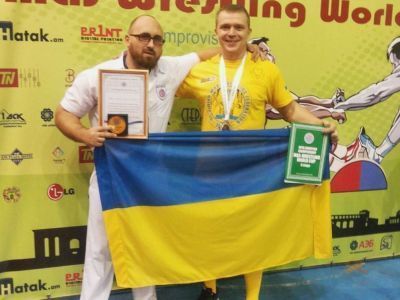 Представляем сборную Украины по мас-рестлингу.