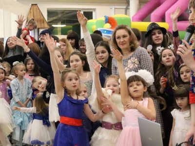 «Вы поедете на бал?» В ТРК «Чудо-парк» состоялся Бал принцесс